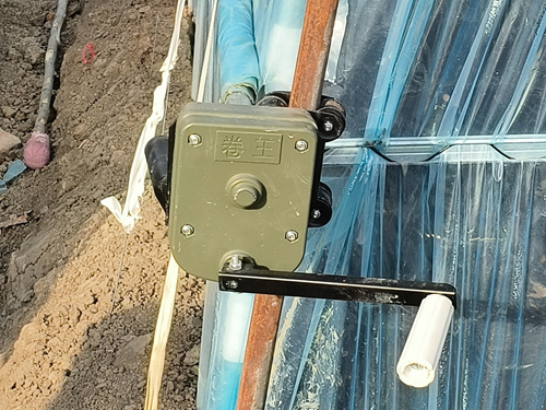 Ĥ